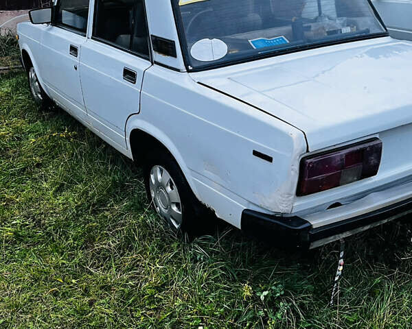 ВАЗ 2105 1988 в Каневе на Automoto.ua Белый ВАЗ 2105, объемом двигателя 1.3 л и пробегом 80 тыс. км за 477 $, фото 3 на Automoto.ua