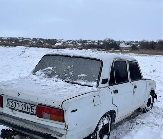 Белый ВАЗ 2105, объемом двигателя 1.7 л и пробегом 100 тыс. км за 320 $, фото 3 на Automoto.ua