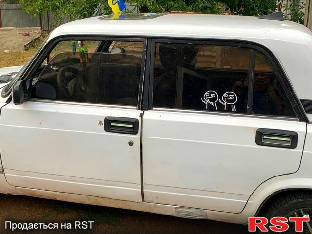Білий ВАЗ 2105, об'ємом двигуна 1.3 л та пробігом 155 тис. км за 1010 $, фото 3 на Automoto.ua