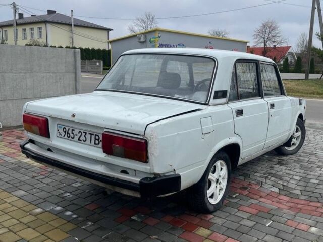 Білий ВАЗ 2105, об'ємом двигуна 1.5 л та пробігом 100 тис. км за 399 $, фото 2 на Automoto.ua