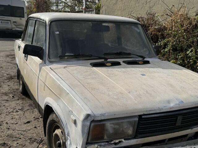 Белый ВАЗ 2105, объемом двигателя 1.3 л и пробегом 50 тыс. км за 180 $, фото 4 на Automoto.ua