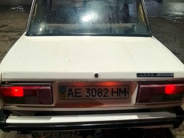 Белый ВАЗ 2105, объемом двигателя 1.5 л и пробегом 125 тыс. км за 800 $, фото 1 на Automoto.ua