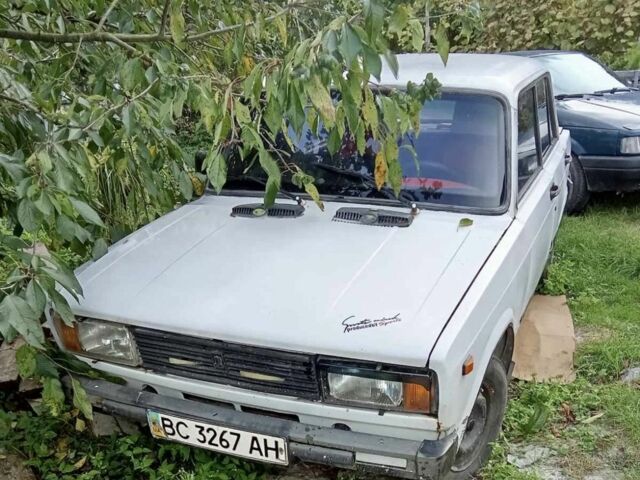 Белый ВАЗ 2105, объемом двигателя 1.3 л и пробегом 260 тыс. км за 406 $, фото 2 на Automoto.ua