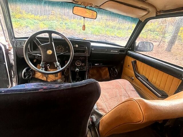 Белый ВАЗ 2105, объемом двигателя 1.5 л и пробегом 334 тыс. км за 650 $, фото 2 на Automoto.ua