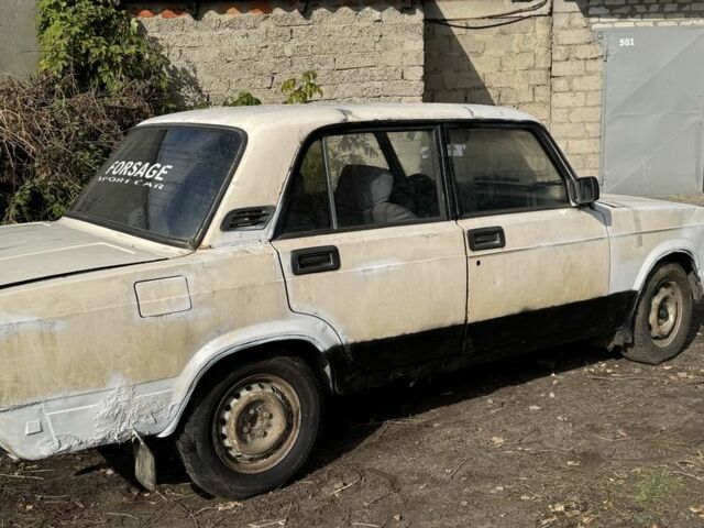 Белый ВАЗ 2105, объемом двигателя 1.3 л и пробегом 50 тыс. км за 180 $, фото 1 на Automoto.ua
