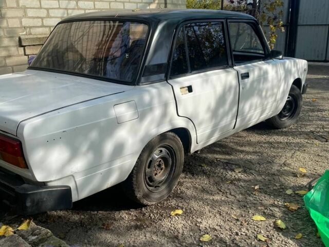 Белый ВАЗ 2105, объемом двигателя 1.3 л и пробегом 33 тыс. км за 383 $, фото 4 на Automoto.ua
