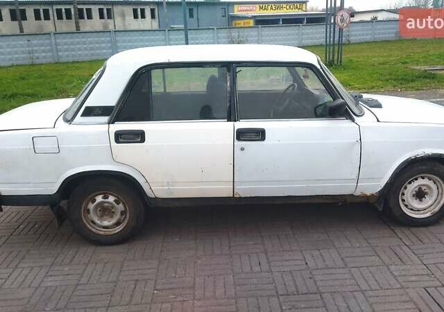 Белый ВАЗ 2105, объемом двигателя 1.3 л и пробегом 99 тыс. км за 555 $, фото 9 на Automoto.ua