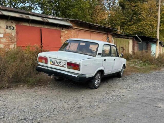 Білий ВАЗ 2105, об'ємом двигуна 1.5 л та пробігом 200 тис. км за 350 $, фото 1 на Automoto.ua