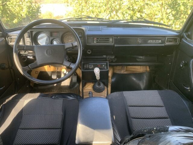 Белый ВАЗ 2105, объемом двигателя 1.5 л и пробегом 10 тыс. км за 550 $, фото 4 на Automoto.ua