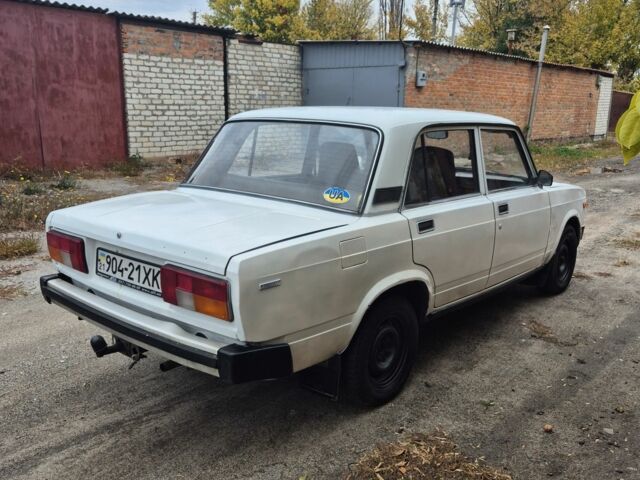 Білий ВАЗ 2105, об'ємом двигуна 1.2 л та пробігом 220 тис. км за 450 $, фото 2 на Automoto.ua