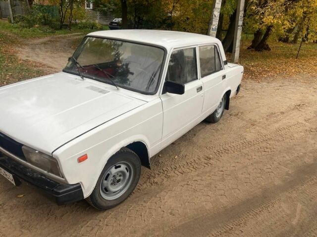 ВАЗ 2105 1989 в Сумах на Automoto.ua Белый ВАЗ 2105, объемом двигателя 0 л и пробегом 20 тыс. км за 725 $, фото 3 на Automoto.ua