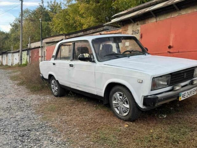 Білий ВАЗ 2105, об'ємом двигуна 1.5 л та пробігом 200 тис. км за 350 $, фото 6 на Automoto.ua