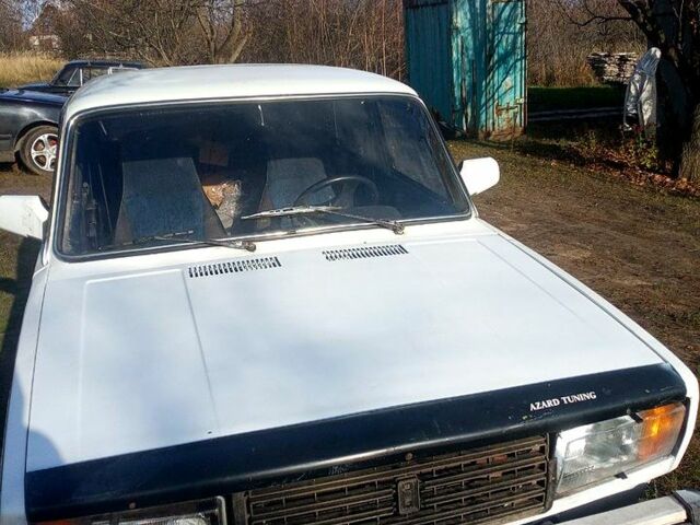 Белый ВАЗ 2105, объемом двигателя 1.5 л и пробегом 0 тыс. км за 470 $, фото 3 на Automoto.ua