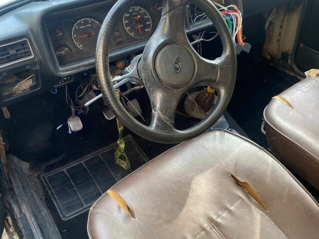 Белый ВАЗ 2105, объемом двигателя 1.3 л и пробегом 33 тыс. км за 383 $, фото 3 на Automoto.ua