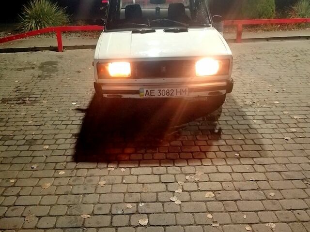 Белый ВАЗ 2105, объемом двигателя 1.5 л и пробегом 125 тыс. км за 800 $, фото 2 на Automoto.ua