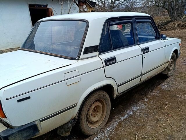 Белый ВАЗ 2105, объемом двигателя 15 л и пробегом 0 тыс. км за 500 $, фото 1 на Automoto.ua