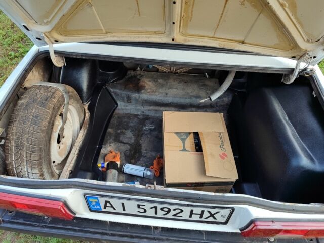 ВАЗ 2105 1989 в Буче на Automoto.ua Белый ВАЗ 2105, объемом двигателя 1.3 л и пробегом 20 тыс. км за 1000 $, фото 3 на Automoto.ua