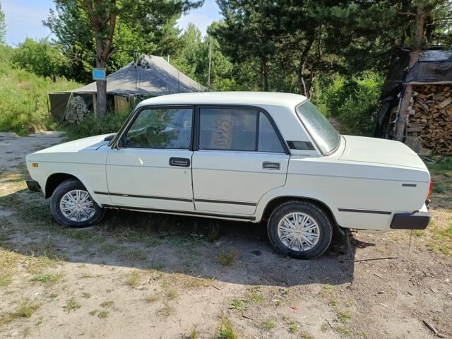 Белый ВАЗ 2105, объемом двигателя 1.3 л и пробегом 180 тыс. км за 32000 $, фото 3 на Automoto.ua