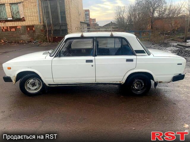 Белый ВАЗ 2105, объемом двигателя 15 л и пробегом 0 тыс. км за 600 $, фото 1 на Automoto.ua