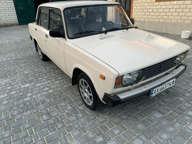 Белый ВАЗ 2105, объемом двигателя 1.3 л и пробегом 75 тыс. км за 800 $, фото 5 на Automoto.ua