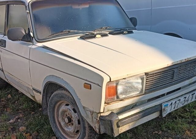 Белый ВАЗ 2105, объемом двигателя 0 л и пробегом 2 тыс. км за 350 $, фото 3 на Automoto.ua