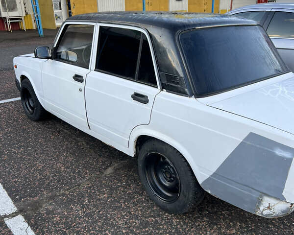 Білий ВАЗ 2105, об'ємом двигуна 1.5 л та пробігом 77 тис. км за 850 $, фото 1 на Automoto.ua