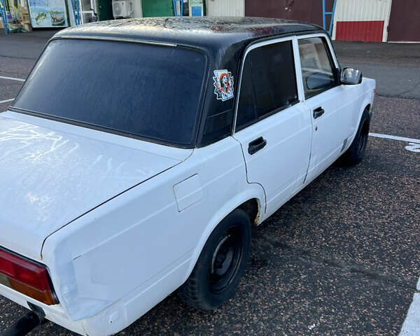 Білий ВАЗ 2105, об'ємом двигуна 1.5 л та пробігом 77 тис. км за 850 $, фото 3 на Automoto.ua