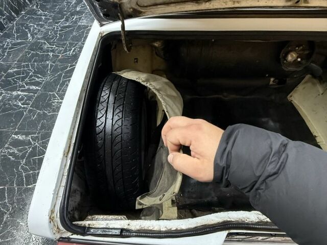 ВАЗ 2105 1990 в Соленом на Automoto.ua Белый ВАЗ 2105, объемом двигателя 1.5 л и пробегом 250 тыс. км за 1021 $, фото 3 на Automoto.ua