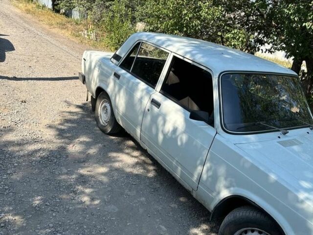 Белый ВАЗ 2105, объемом двигателя 0 л и пробегом 111 тыс. км за 889 $, фото 1 на Automoto.ua