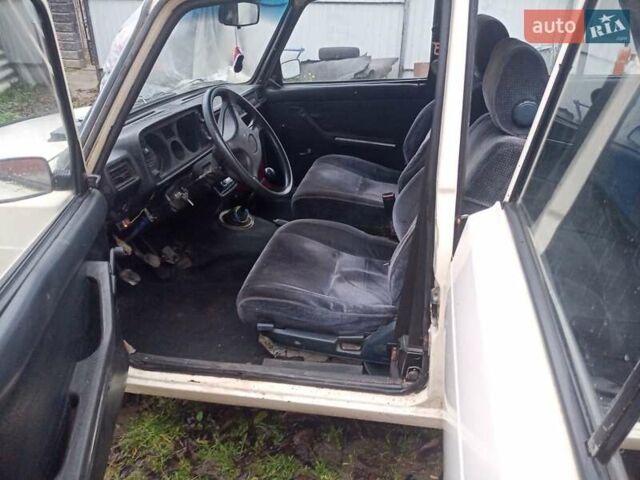 Білий ВАЗ 2105, об'ємом двигуна 0 л та пробігом 190 тис. км за 850 $, фото 4 на Automoto.ua