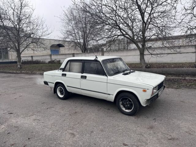 Белый ВАЗ 2105, объемом двигателя 1.3 л и пробегом 200 тыс. км за 550 $, фото 4 на Automoto.ua