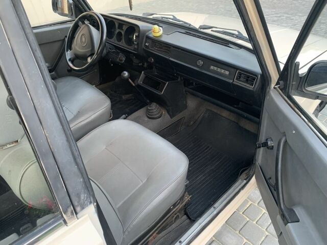 Белый ВАЗ 2105, объемом двигателя 1.3 л и пробегом 75 тыс. км за 800 $, фото 2 на Automoto.ua