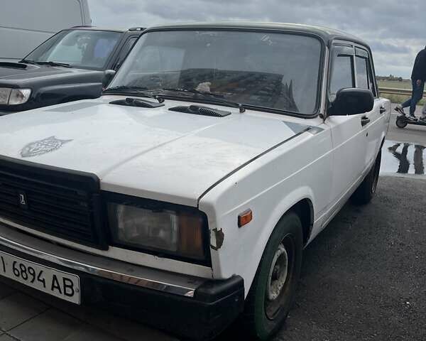 Білий ВАЗ 2105, об'ємом двигуна 1.5 л та пробігом 200 тис. км за 900 $, фото 1 на Automoto.ua