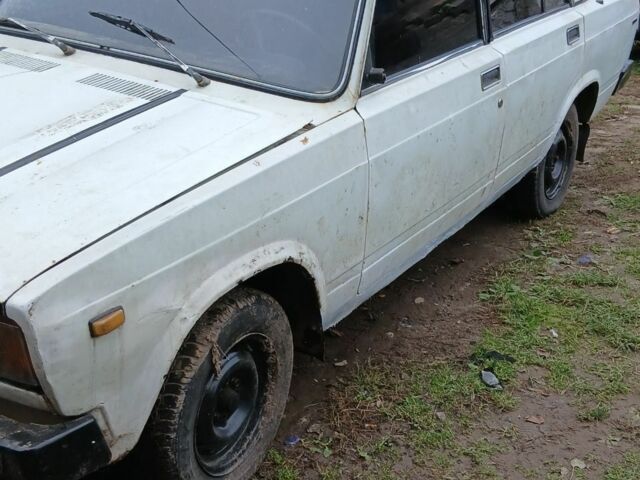 Білий ВАЗ 2105, об'ємом двигуна 1.5 л та пробігом 54 тис. км за 411 $, фото 2 на Automoto.ua