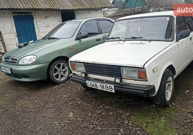 Белый ВАЗ 2105, объемом двигателя 1 л и пробегом 200 тыс. км за 484 $, фото 2 на Automoto.ua