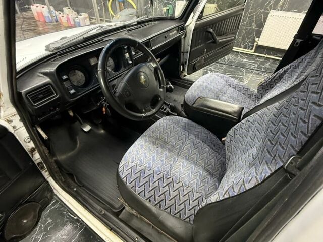 ВАЗ 2105 1990 в Соленом на Automoto.ua Белый ВАЗ 2105, объемом двигателя 1.5 л и пробегом 250 тыс. км за 1021 $, фото 1 на Automoto.ua