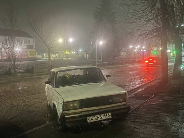 Білий ВАЗ 2105, об'ємом двигуна 1.5 л та пробігом 1 тис. км за 308 $, фото 2 на Automoto.ua