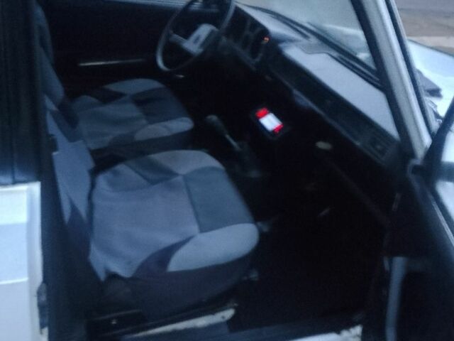 Белый ВАЗ 2105, объемом двигателя 1.5 л и пробегом 200 тыс. км за 750 $, фото 5 на Automoto.ua