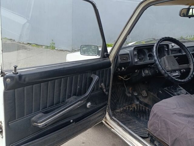 Белый ВАЗ 2105, объемом двигателя 1.2 л и пробегом 70 тыс. км за 373 $, фото 6 на Automoto.ua