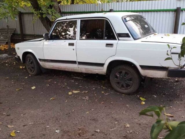 Белый ВАЗ 2105, объемом двигателя 1.3 л и пробегом 999 тыс. км за 596 $, фото 3 на Automoto.ua