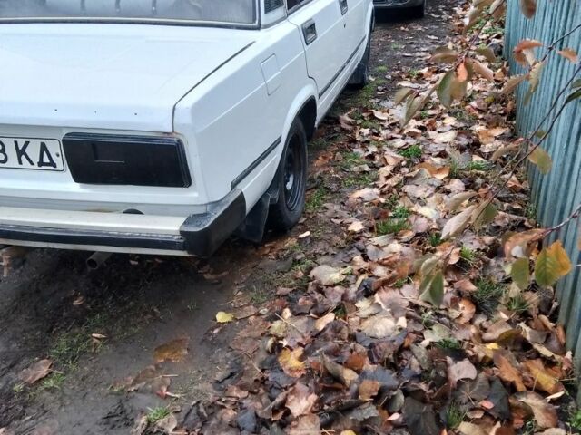 Белый ВАЗ 2105, объемом двигателя 1 л и пробегом 99 тыс. км за 650 $, фото 4 на Automoto.ua