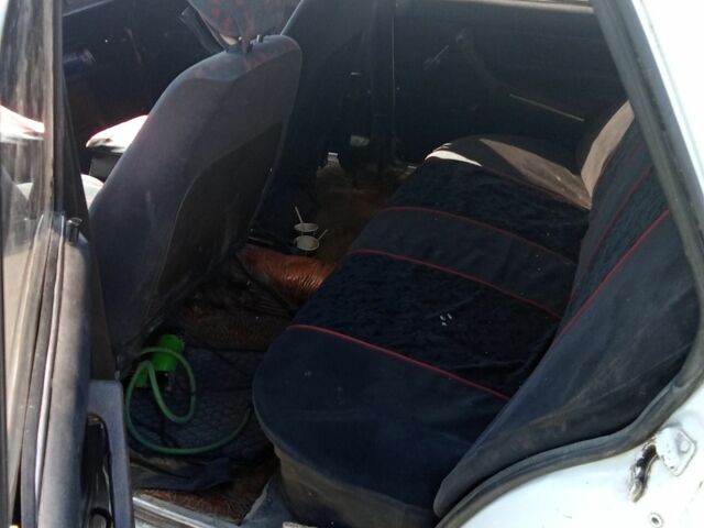 Белый ВАЗ 2105, объемом двигателя 0 л и пробегом 1000 тыс. км за 480 $, фото 3 на Automoto.ua