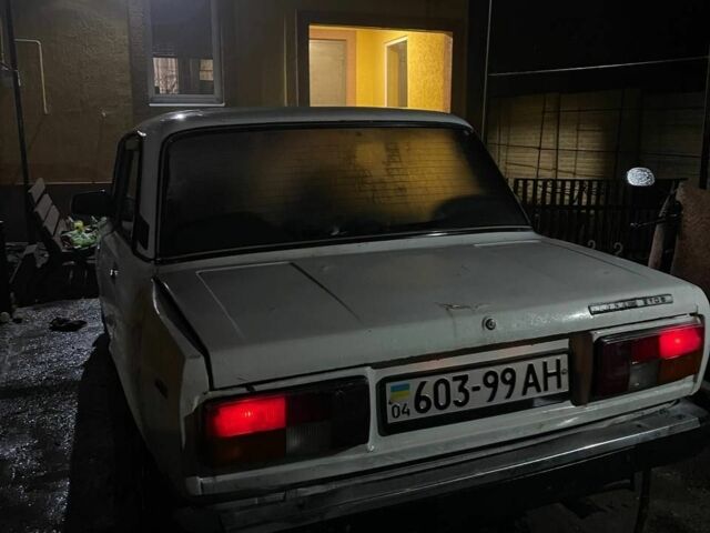 Белый ВАЗ 2105, объемом двигателя 2 л и пробегом 100 тыс. км за 332 $, фото 3 на Automoto.ua