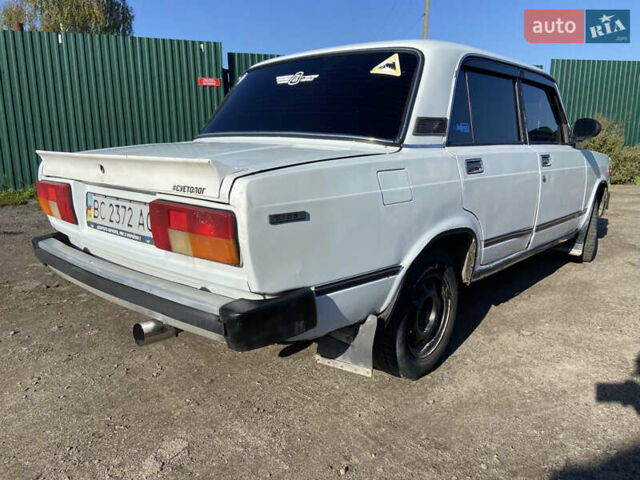 Белый ВАЗ 2105, объемом двигателя 1.5 л и пробегом 300 тыс. км за 490 $, фото 11 на Automoto.ua