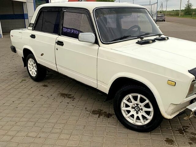 Білий ВАЗ 2105, об'ємом двигуна 1.3 л та пробігом 246 тис. км за 700 $, фото 2 на Automoto.ua