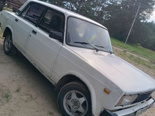 Белый ВАЗ 2105, объемом двигателя 1.5 л и пробегом 99 тыс. км за 850 $, фото 1 на Automoto.ua