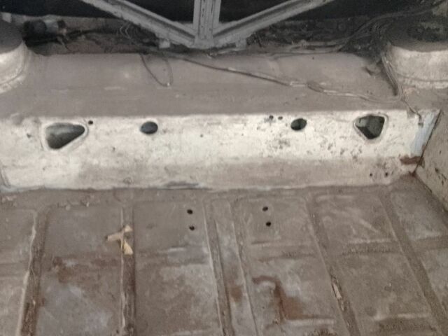 Белый ВАЗ 2105, объемом двигателя 1 л и пробегом 1000 тыс. км за 405 $, фото 6 на Automoto.ua