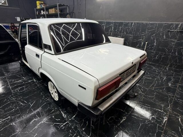 ВАЗ 2105 1990 в Соленом на Automoto.ua Белый ВАЗ 2105, объемом двигателя 1.5 л и пробегом 250 тыс. км за 1021 $, фото 4 на Automoto.ua