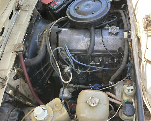 Белый ВАЗ 2105, объемом двигателя 1.3 л и пробегом 160 тыс. км за 1100 $, фото 11 на Automoto.ua