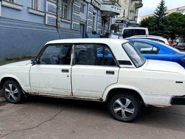 Белый ВАЗ 2105, объемом двигателя 1.2 л и пробегом 70 тыс. км за 373 $, фото 1 на Automoto.ua